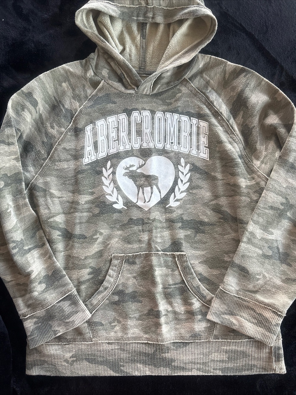 Abercrombie Kids Camo Logo Moose Heart Hoodie Sweatshirt Size 9/10